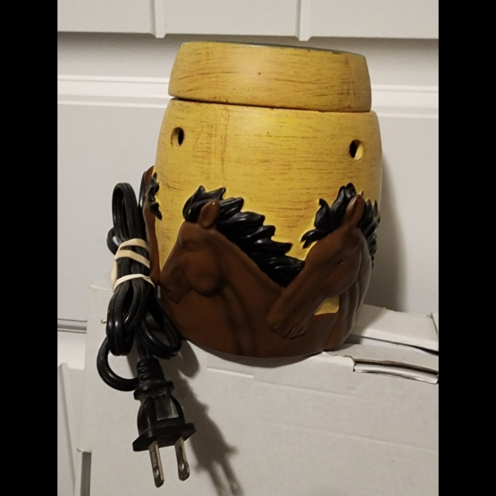 Scentsy warmer horse stampede vintage full size